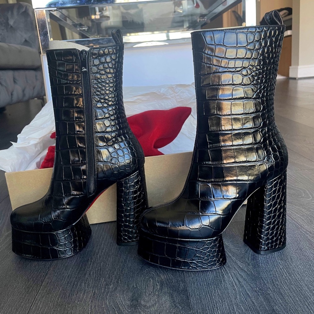 Christian Louboutin IZAMAYEAH 130